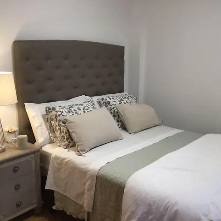 Hyp - Camino Conde Apartman Santa María